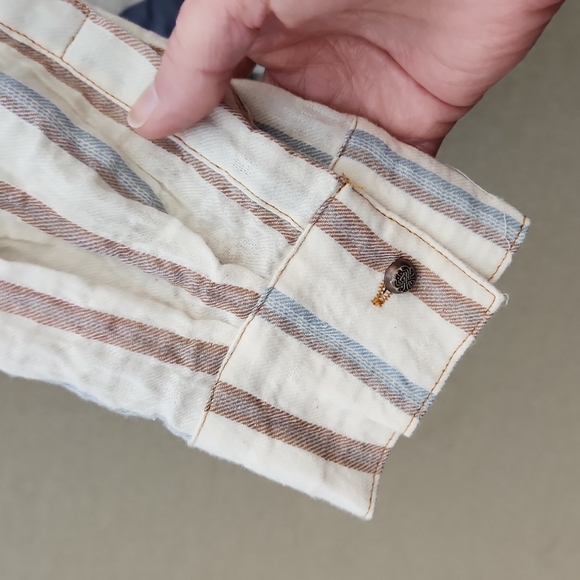 Aratta Silent Journey Button Down Shirt Size Small - Picture 5 of 15